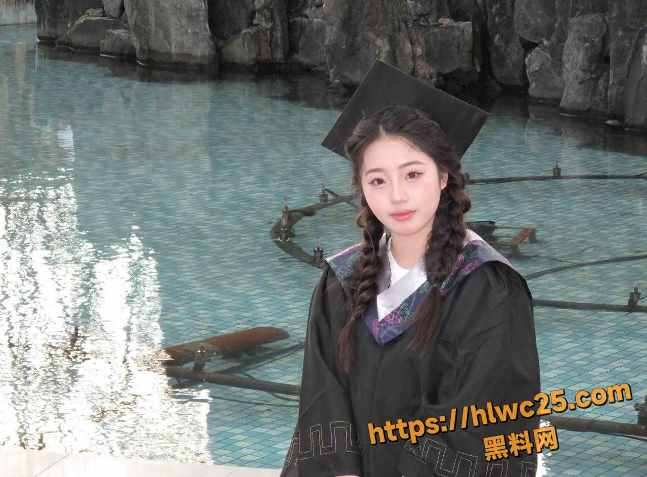 湖南医学院 刘梓妮 化身肉便器被金主包养 旗袍黑丝诱惑 屁股写骚货挨操