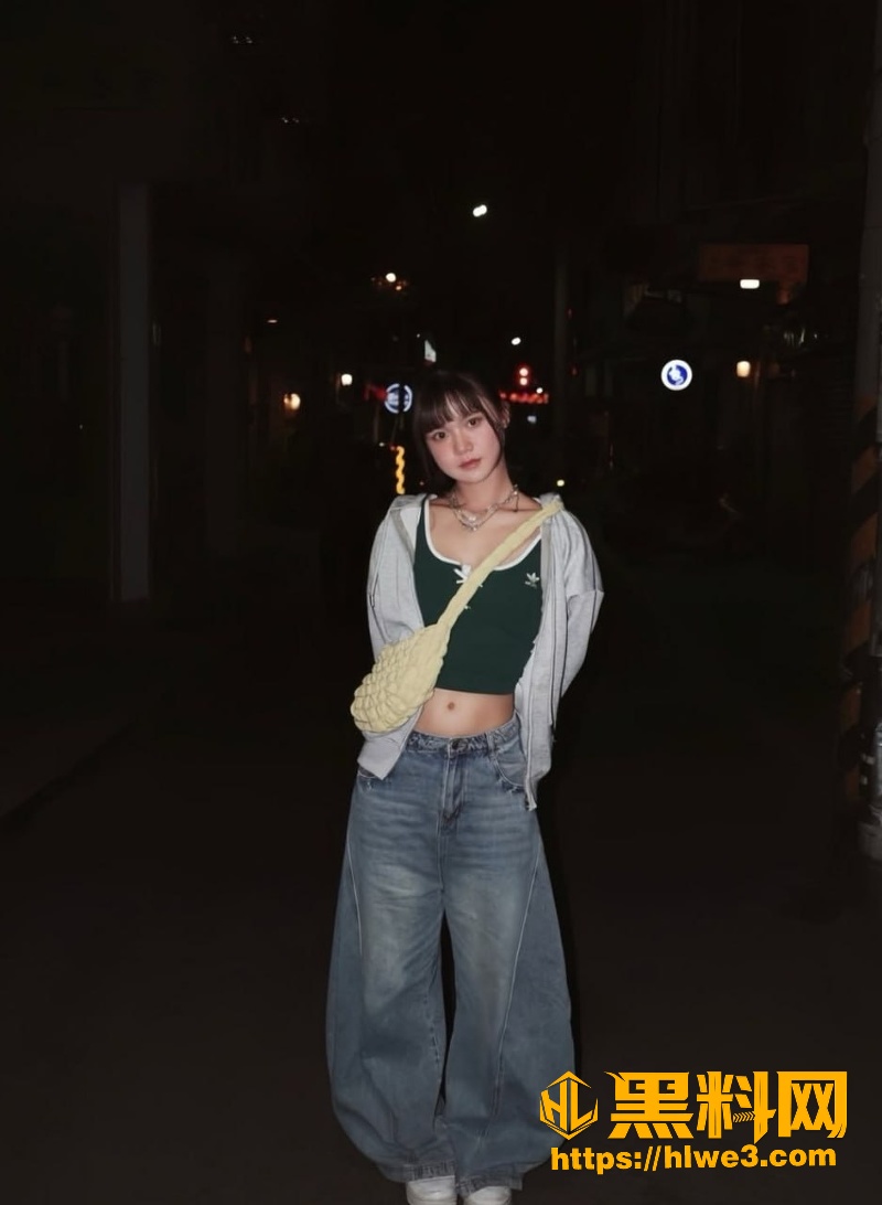 极品高颜值短发小网红 Zoey陳 与前男友后入打桩做爱 奶子超大臀部丰满