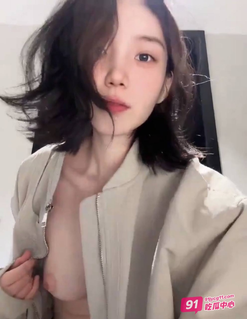 广东师范大学陈嘉琦线下约网友！被领到宾馆疯狂后入！ 配图3