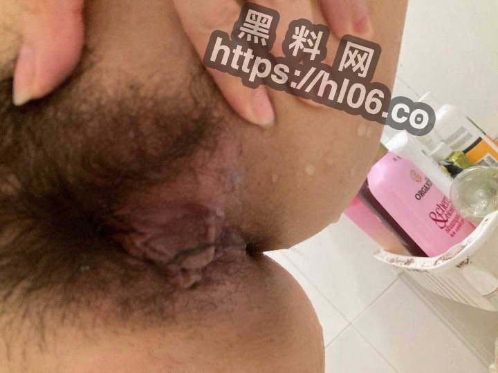「薛文君」绝色佳人小女友惨遭男友报复，白嫩的身姿纤细的小腰真诱人