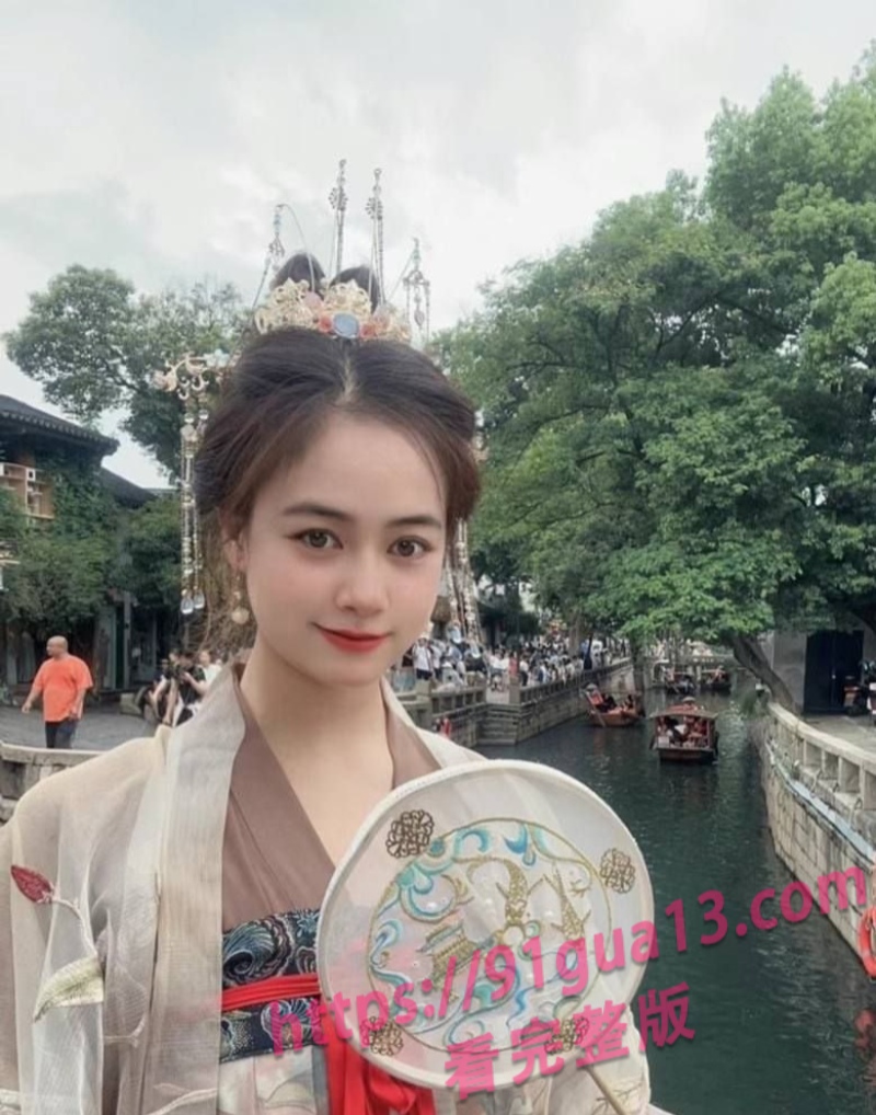 重庆财经学院新疆女神夏兹热丽！被拍下坡处全程视频 惨遭渣男曝光 配图