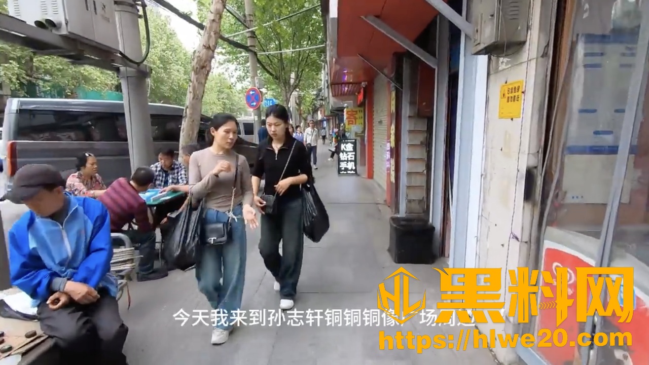 扫街探店 中山广场周边小巷子 拉客小姐姐扎堆聚集 进店脱下衣服直接开操