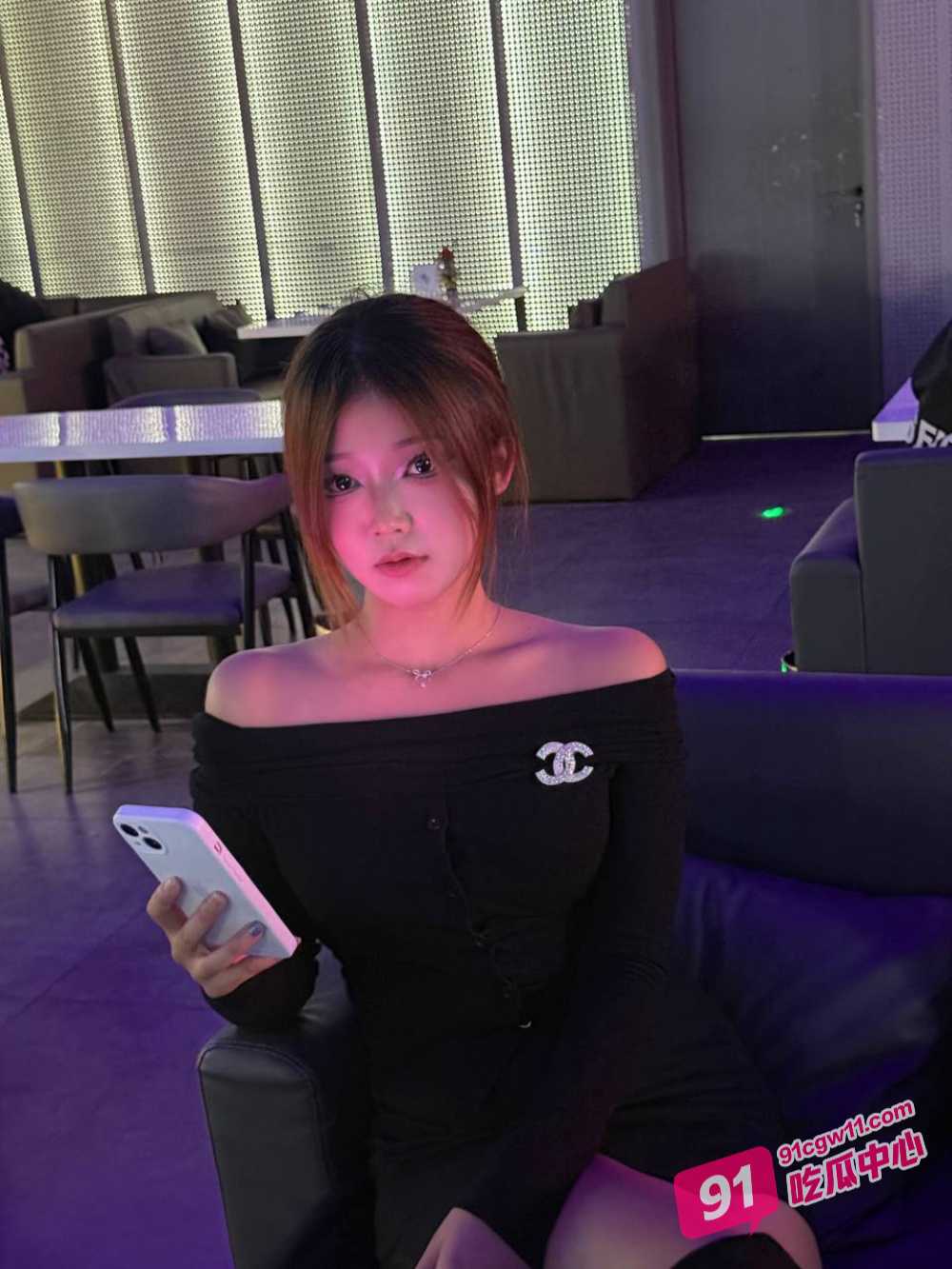 姐弟乱伦之会喷水的亲姐姐~掐着姐姐的脖子 狂插她的30岁喷水嫩逼 配图2
