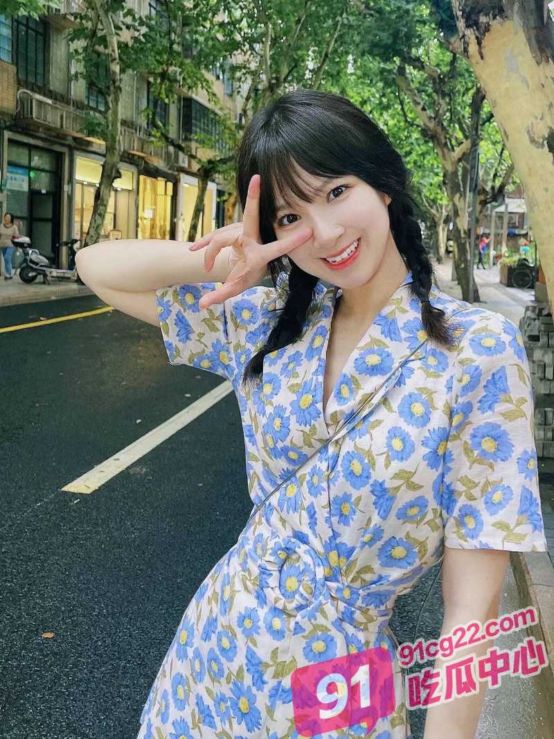 日本女大学生性教育 被绑住双手调教 高颜值馒头逼谁能受得了？