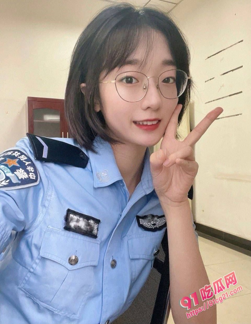警花的私密调教生活 白天是人民的好警察 晚上化身警犬搜查官！【上】