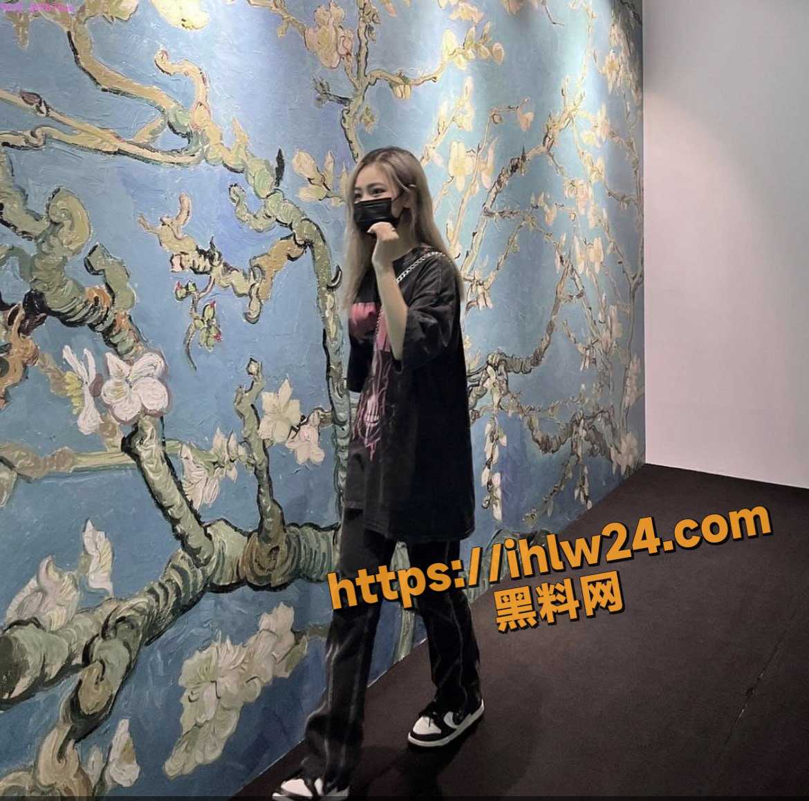 台湾小骚货 婷婷 与前任口交干炮视频泄密 漆黑的鲍鱼淫水极其之多 很是湿润！