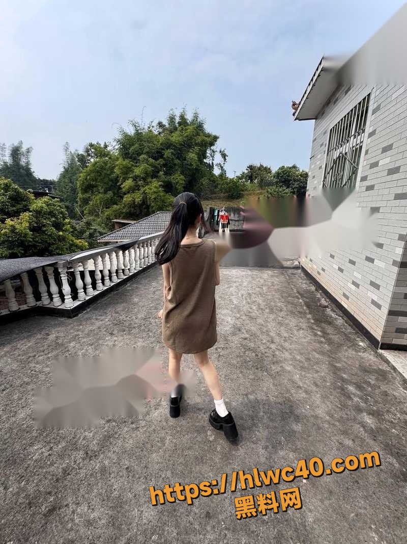 网友原创 我的同居妹妹 山野老家光天化日做爱 差点被邻居看到 紧张感拉满