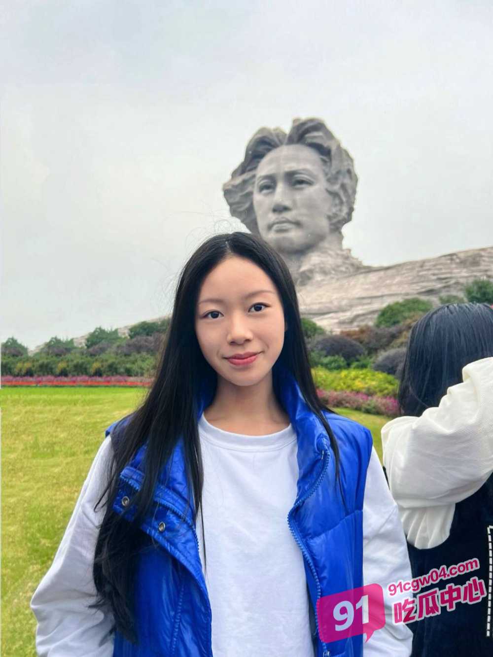 姐弟乱伦～背着姐夫送姐姐情趣内衣 “我都没给你姐夫这么穿过呢”