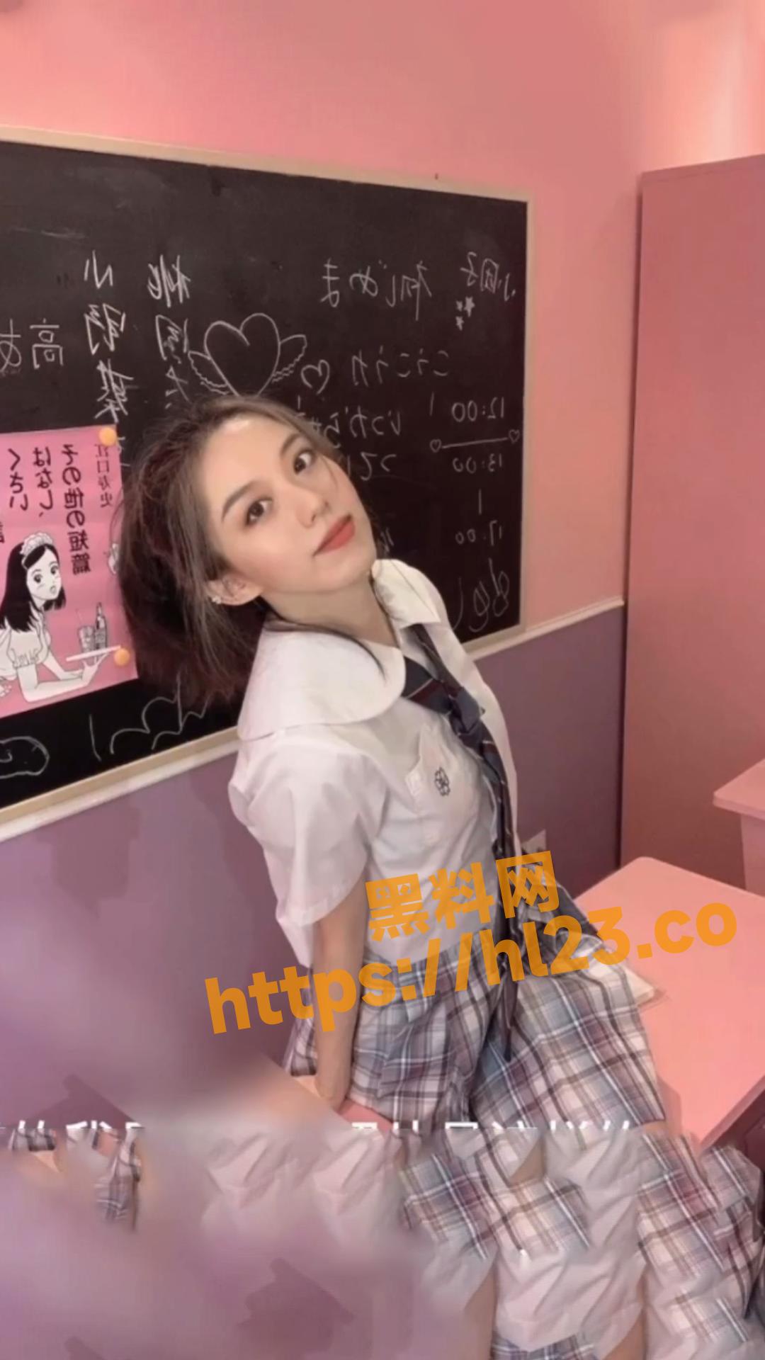 陕西西安留学生王彦纯，被人灌醉下药轮奸从此自甘堕落给黑人当性奴！！