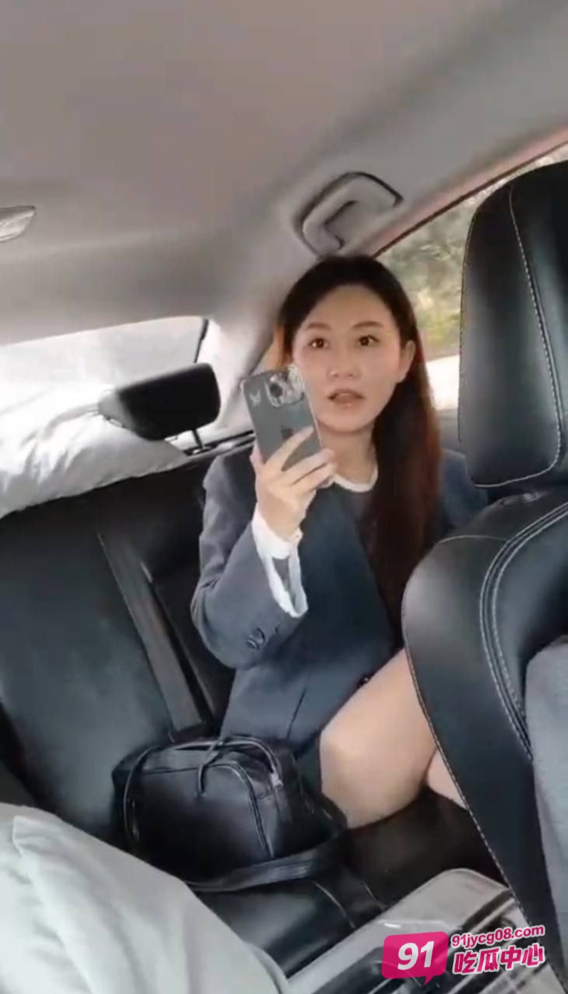 当今社会反差女干的离谱事, 七个视频带你看真实案例, 曝光后引人深思 配图