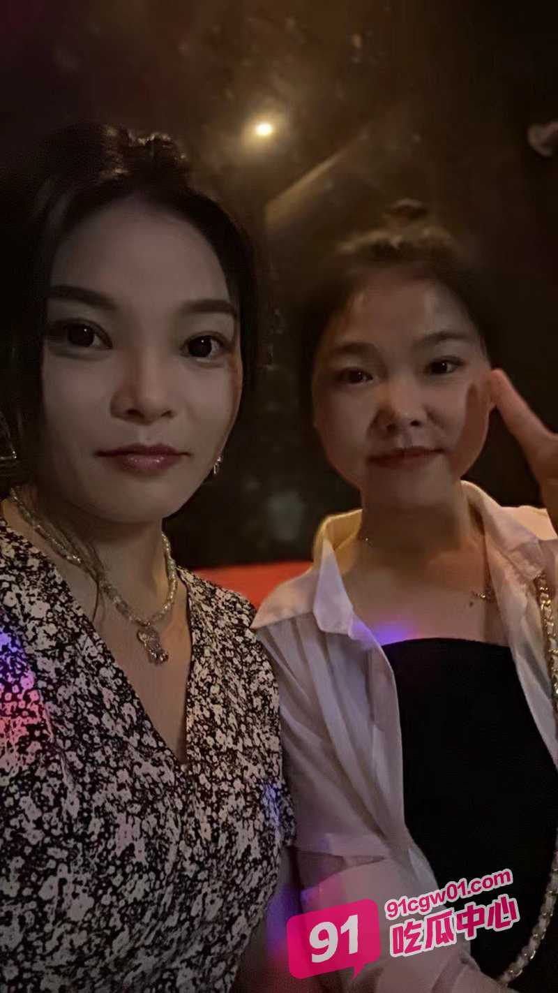 独家曝光青海玉树医院反差护士颜阳 看见鸡巴就走不动道！ 配图8