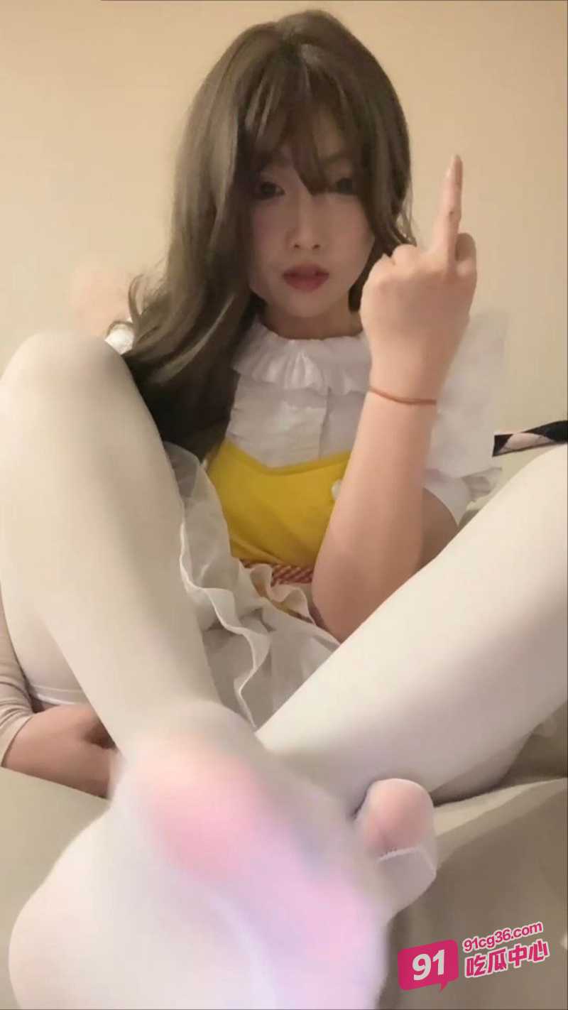 人气萝莉美知瑠～上演玉足诱惑 寸止让你硬到爆炸！ 配图4