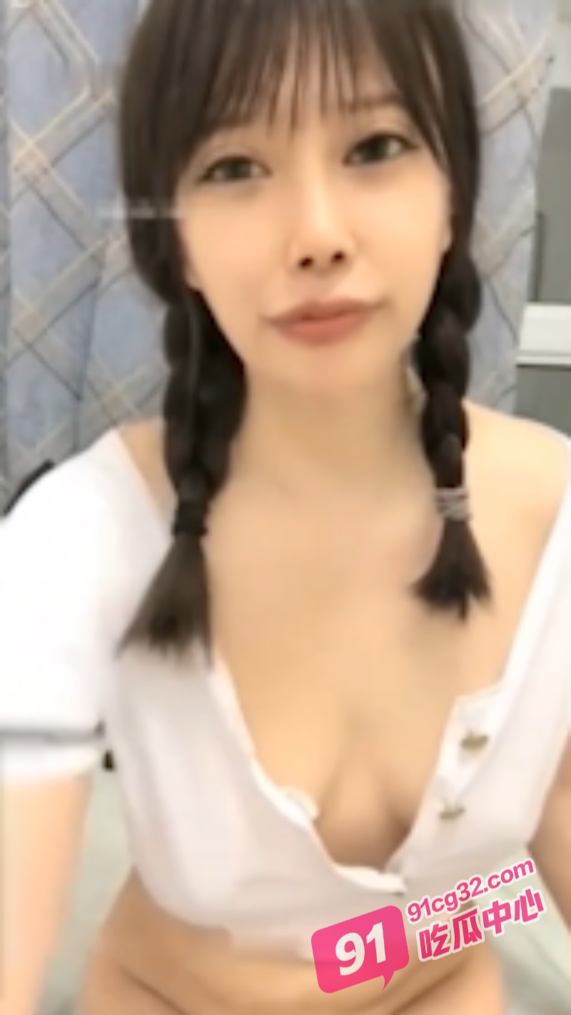 抖音热搜里的双阴道女主自曝下海 直播间玩跳蛋展示双阴道实况 太震撼了！ 配图2