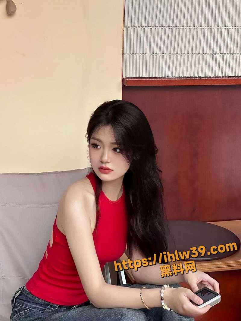 料友激情自述！女友是房东女儿 可她脚踩两只船 那也只能把她当成泄欲的工具了！ 配图