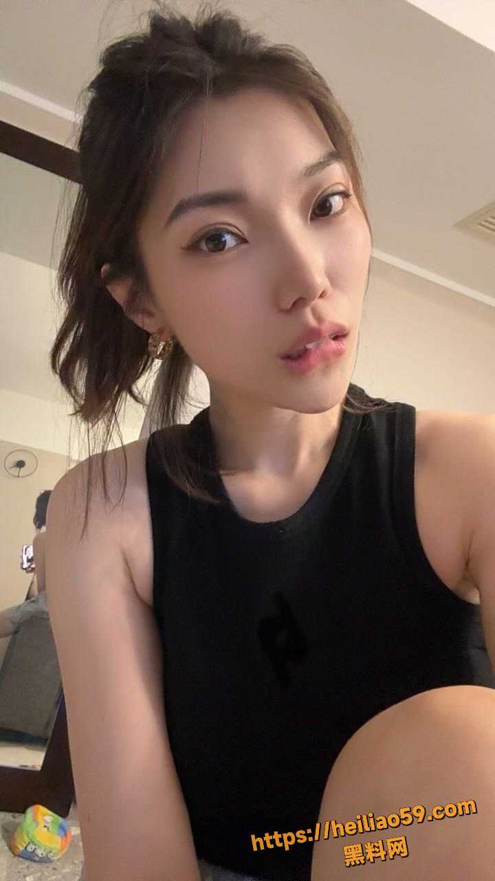 长春理发店老板娘 何莹 被员工弟弟强推猛干 摄像头偷拍性爱视频曝光