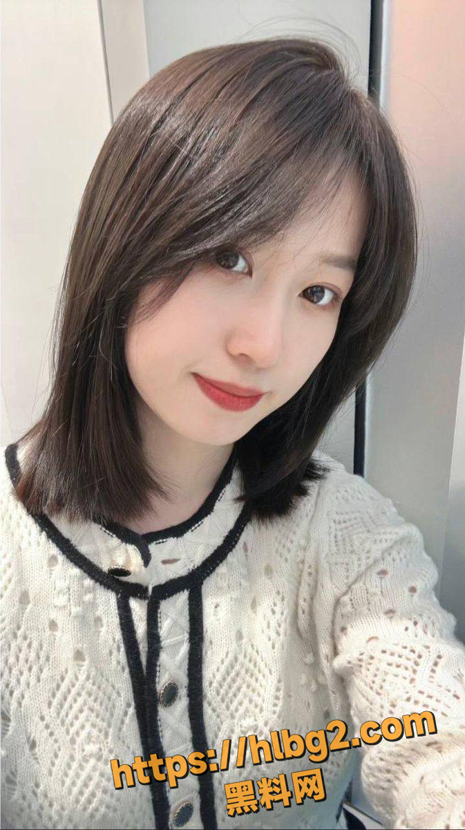 健硕肌肉男约炮性感人妻 深知紫色最有韵味的道理 抱着美腿用最传统的姿势送你高潮！
