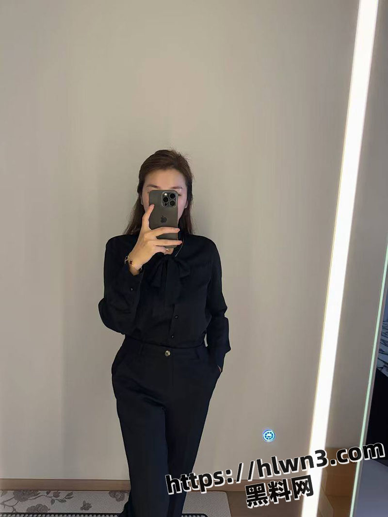 深圳北海粤宴老板娘 陈英梅 为了抢生意发裸照勾引顾客 结果被炮友曝光其私拍裸照视频