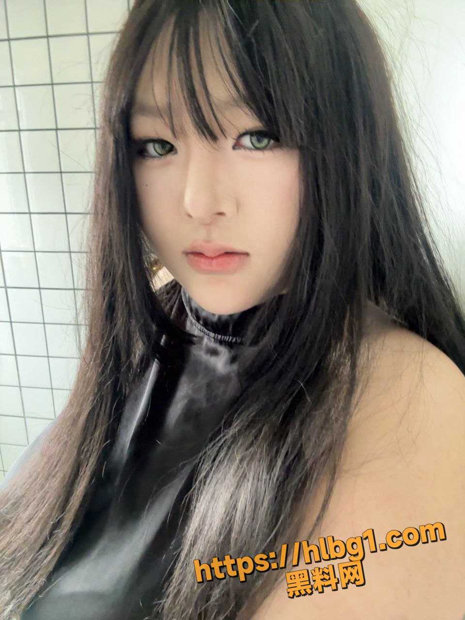 北京20岁大奶骚逼 李梦鑫 坦克身形萝莉脸蛋反差感十足 肥美鲍鱼用起来汁水四溢！