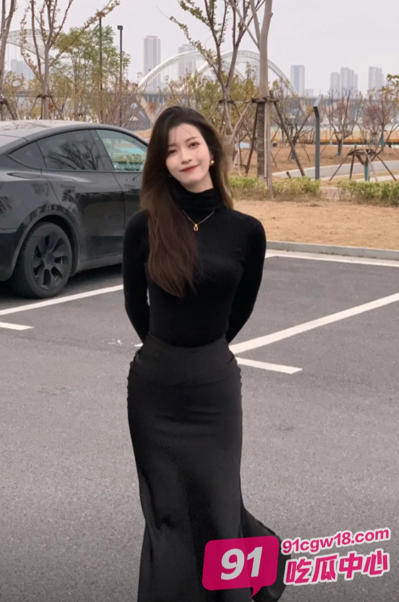 清纯少女合集 深情舔屌的样子简直太淫荡了 这种骚货必须狠狠的抽插 配图2