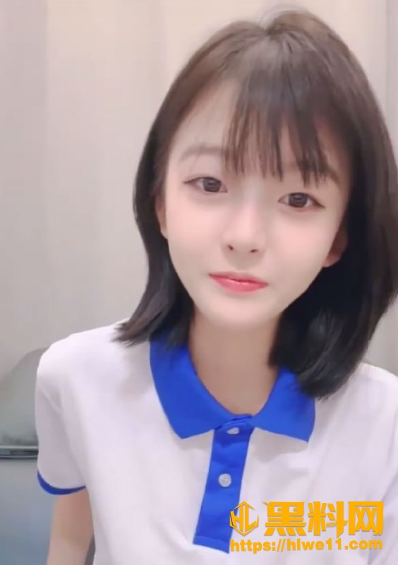 清纯短发女大学生 带闺蜜下海直播 三点粉嫩骚舞超反差！