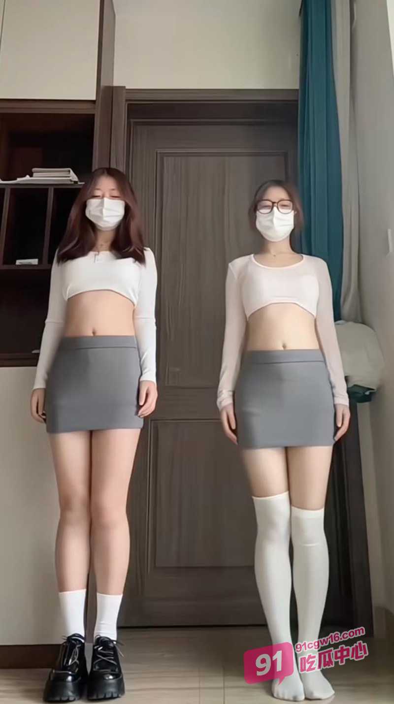 抖音13粉丝网红学生妹桃子 小姐姐双人舞 富哥版和抖音版居然还不一样？ 配图3