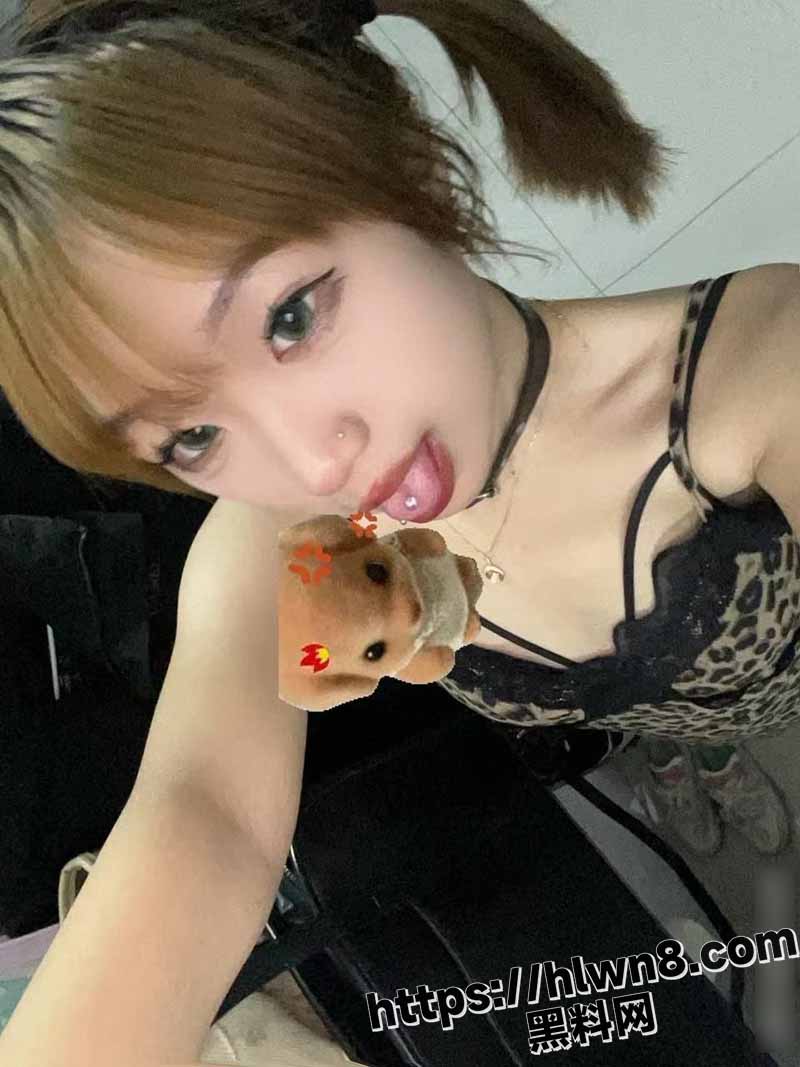 极品泄密 沈阳女大学生 刘欣语 寂寞难耐道具自慰满足性欲 人前小太妹 人后反差婊