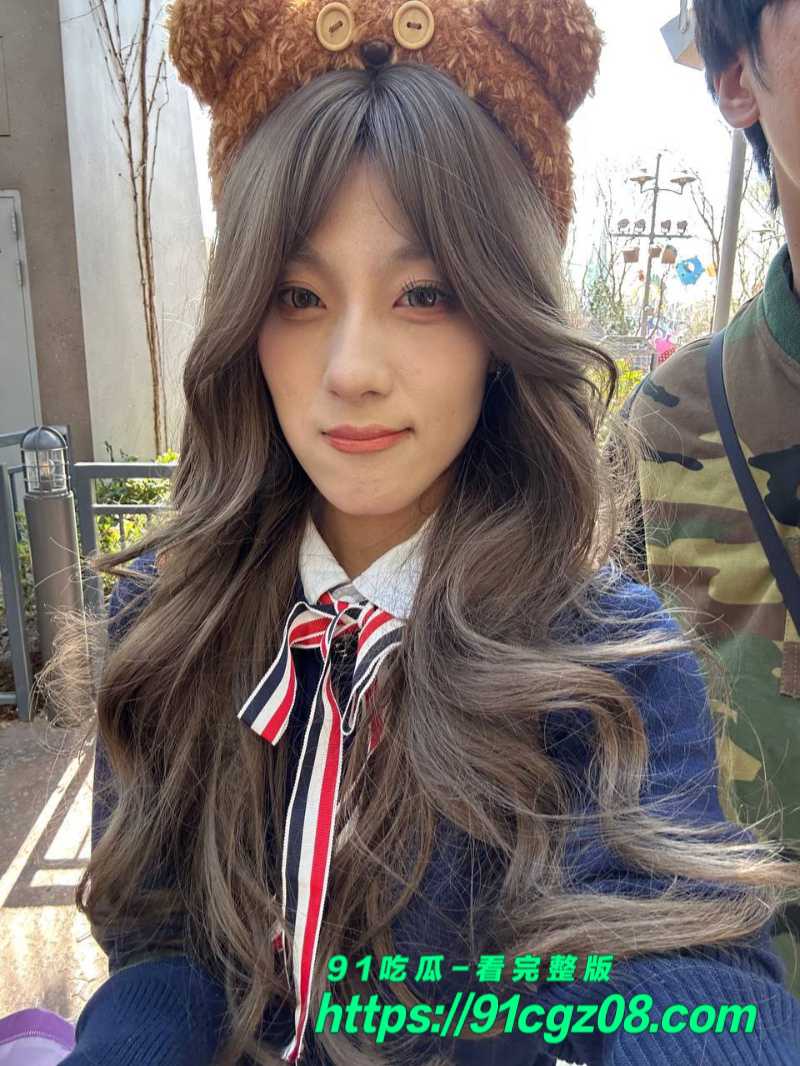 广东科技学院李佳薇清纯少女变淫骚性奴 私下约炮成瘾 深喉口交被射得满嘴精液