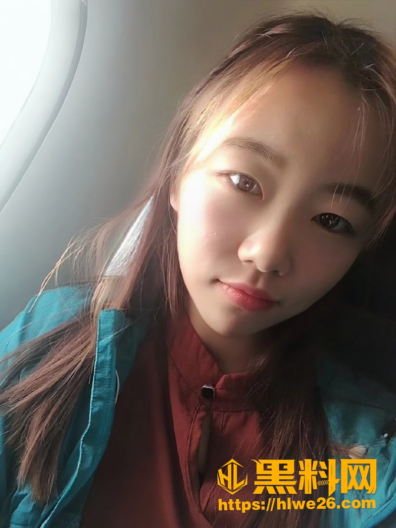 荆州职业技术学院小母狗 周婉 宿舍窗边被男友干到高潮还舔精
