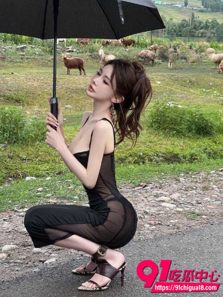 老牌极品身材网红孔思雅性感写真啪啪福利12