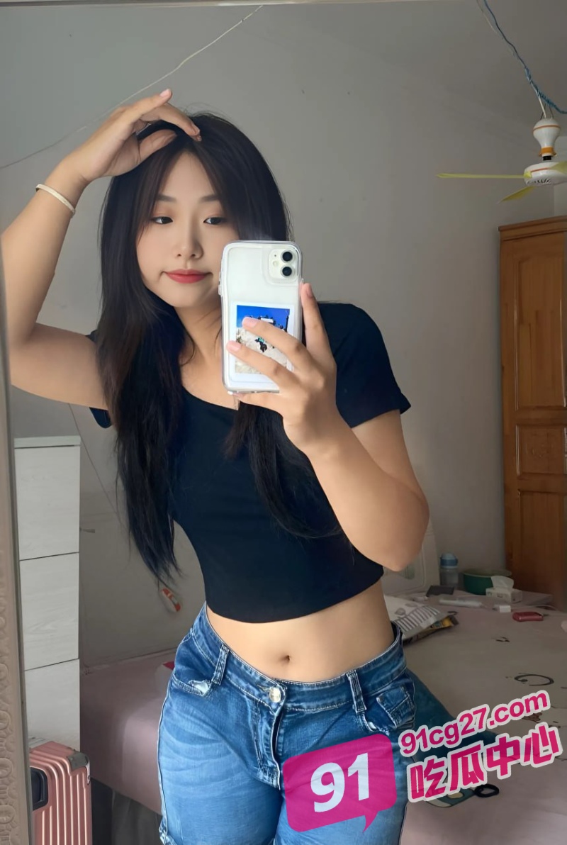 重庆台球厅助教梁欣欣 充值就送包间服务 妥妥的公交车遭泄密！ 配图