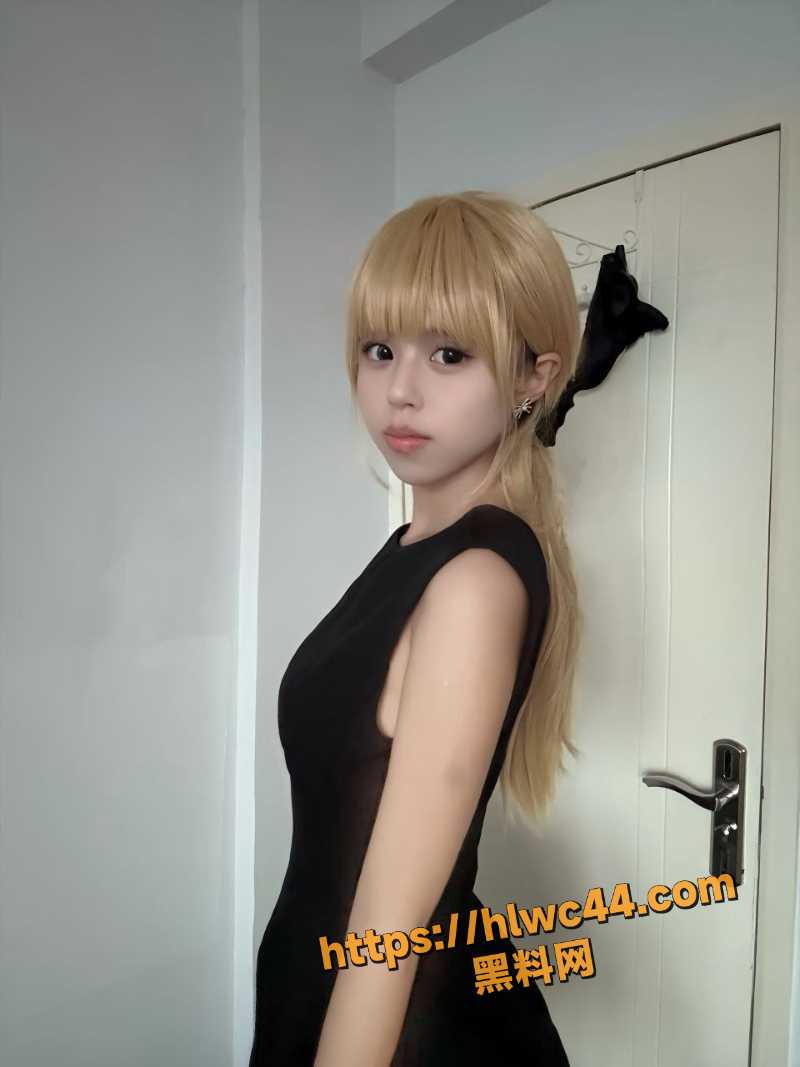 河南商丘高颜值小妹 白虎无毛馒头逼配魅魔纹 花臂精神小伙忍不住猛干