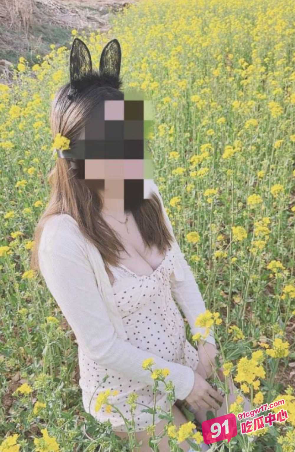 妹妹的第一次给了我 油菜花田里激情野战 天为被地为床 美穴爆浆太淫靡了！ 配图3