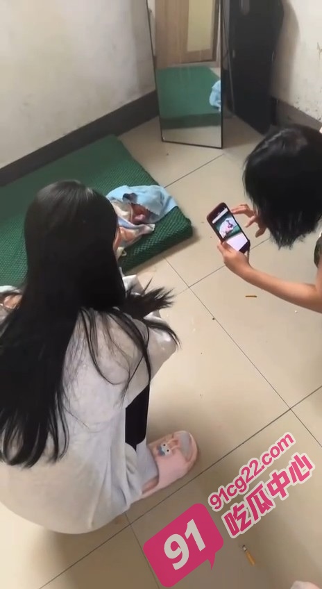 齐齐哈尔师范学校 李双双 年少无知意外怀孕 厕所产子 后被宿管阿姨抱走