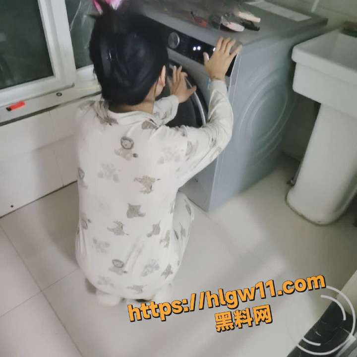 海角社区 妹妹的第一次给了我 1-5集 后续会持续更新！以前的小屁妞现在长这么大了