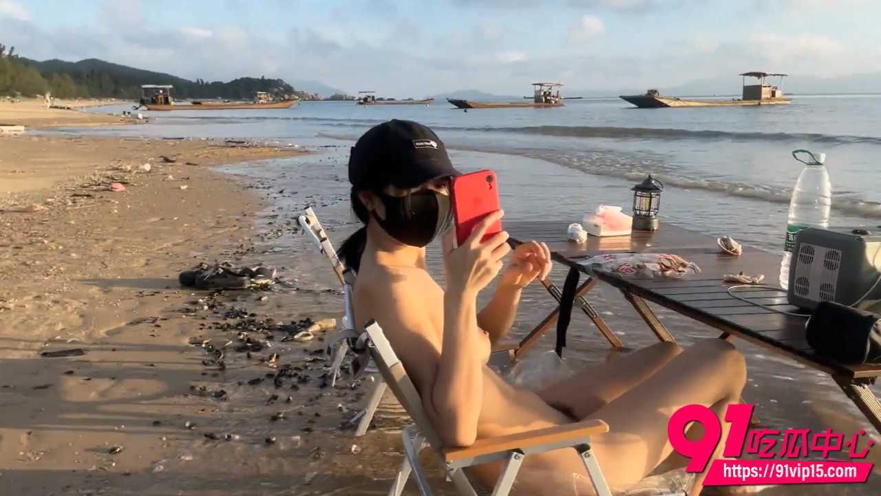 露出博主cikaimoon和闺蜜沙滩全裸6