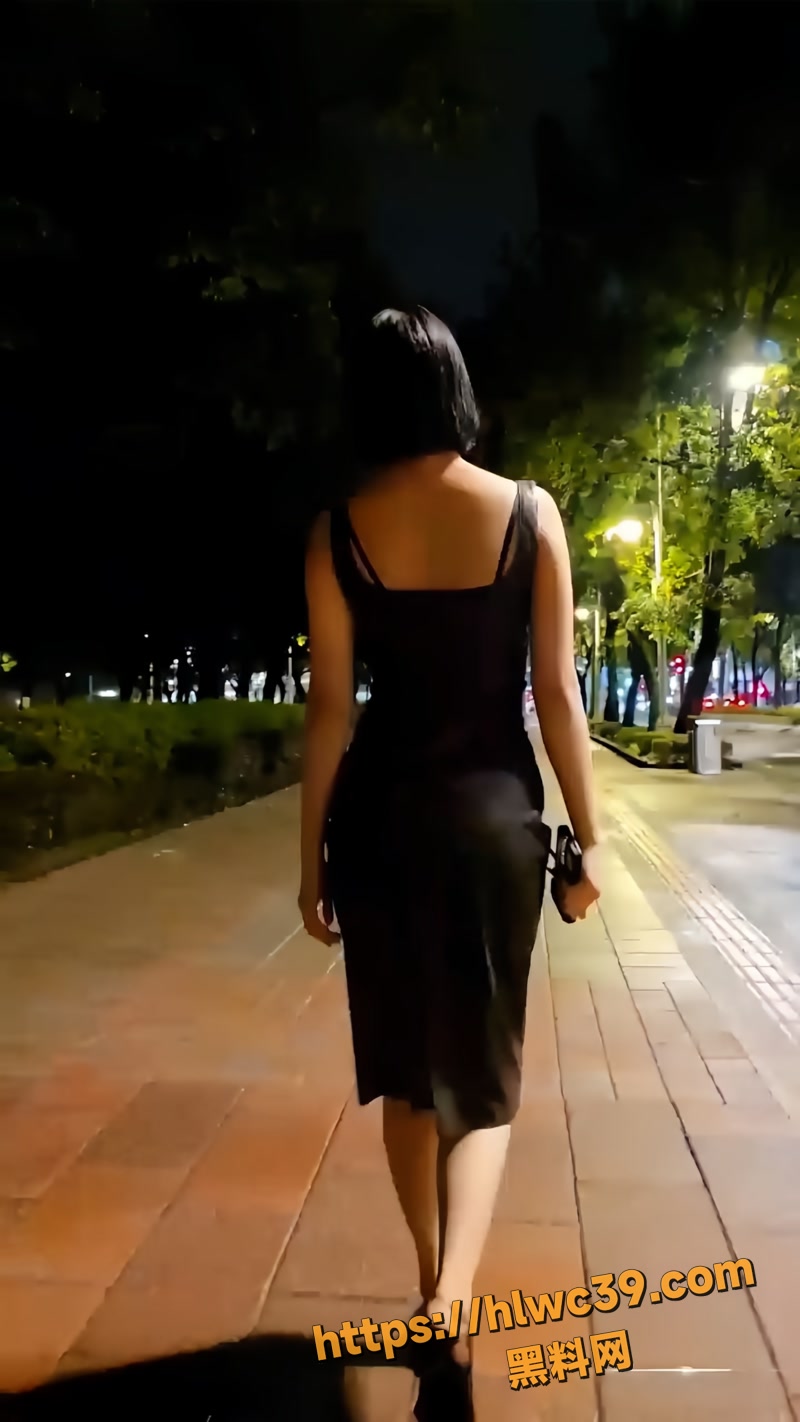 推特极品少妇淫妻 Ella小骚狐 激战 宽哥 首次合体解锁极致快感
