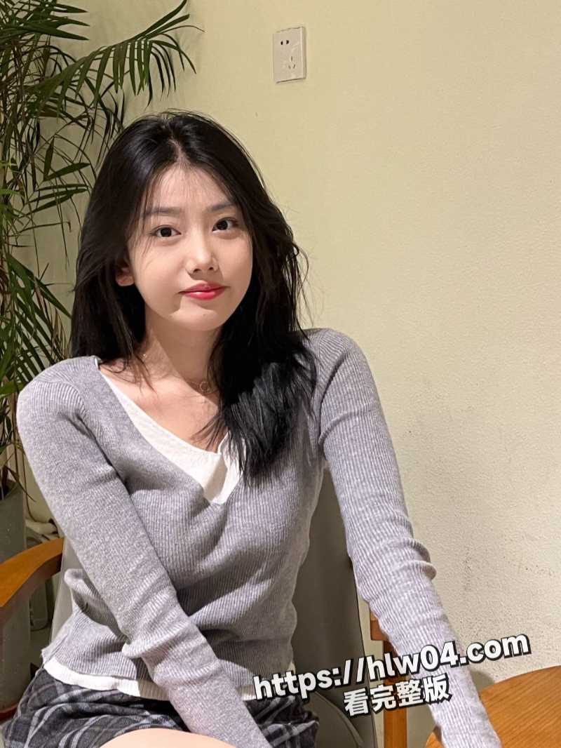 山东枣庄清纯女神 张冉 与男友裸聊视频曝光 发情自慰裸露出极致粉穴超有诱惑力！