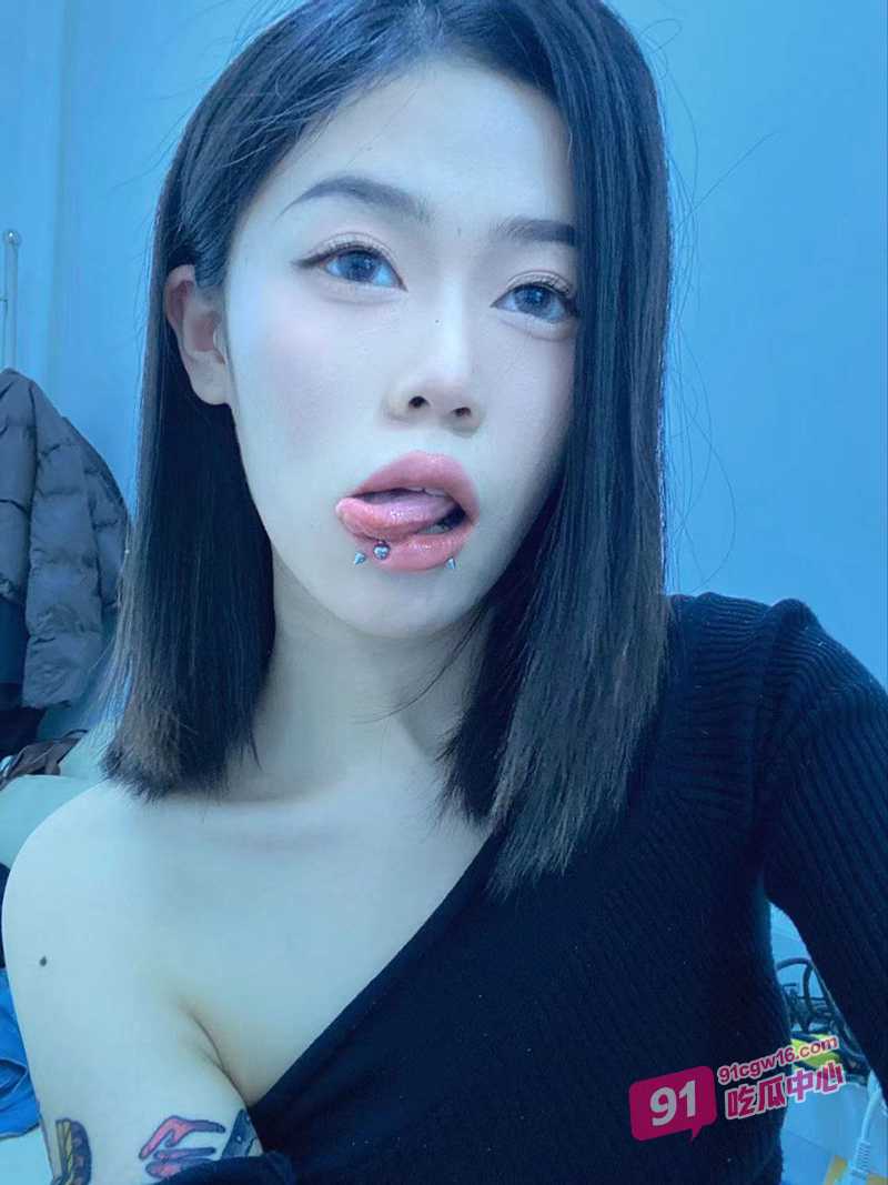陕西西北大学叶涵怡包养视频流出 情趣婚纱装大叫爸爸博取金主欢心！ 配图3