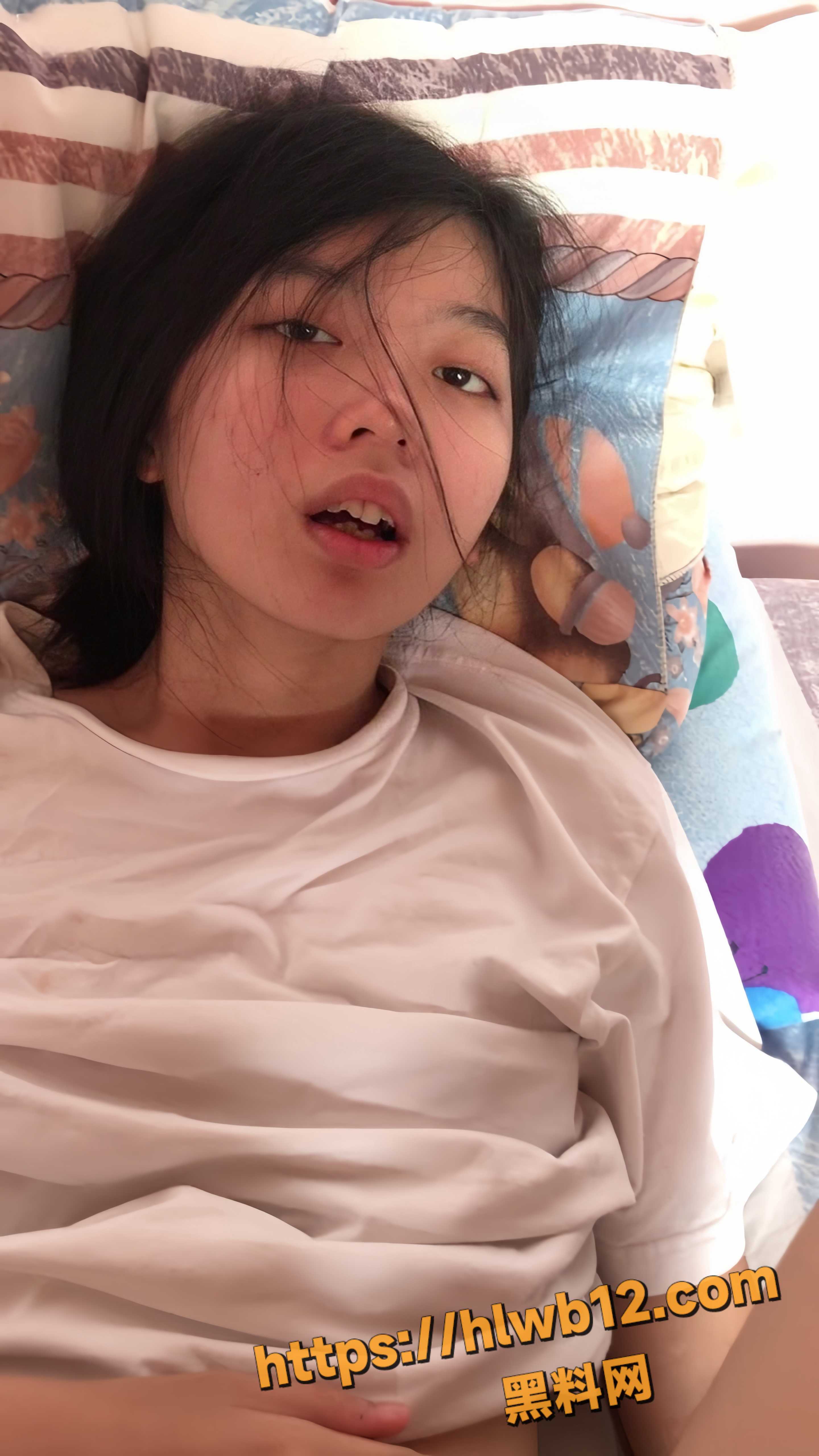 清纯小女友 被男友调教成淫荡小母狗 翘臀后入打桩 操到她腿软！