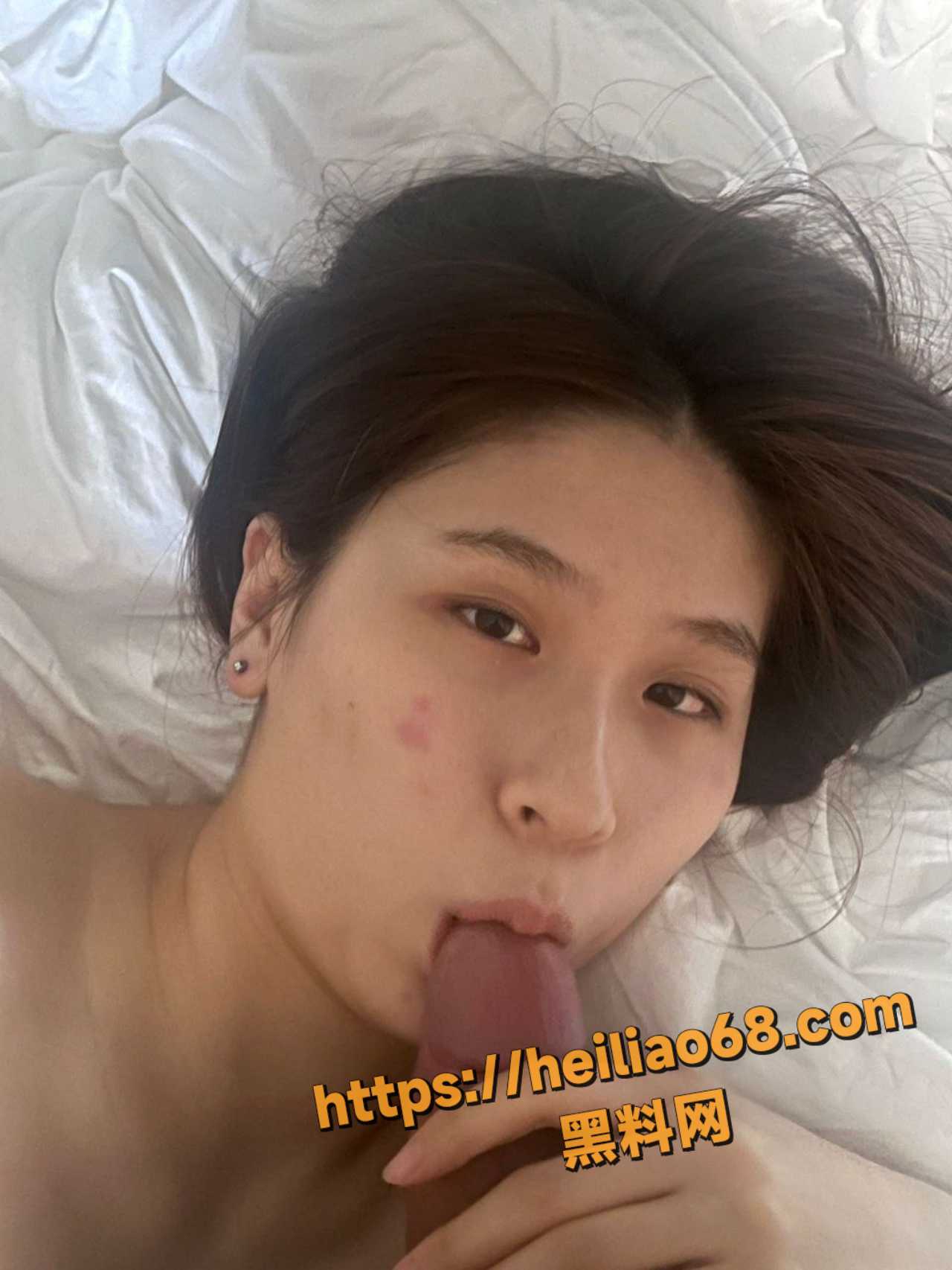 心有琴瑟两相知 我抱着她发泄着自己的欲望 响起一阵阵销魂的声音 配图