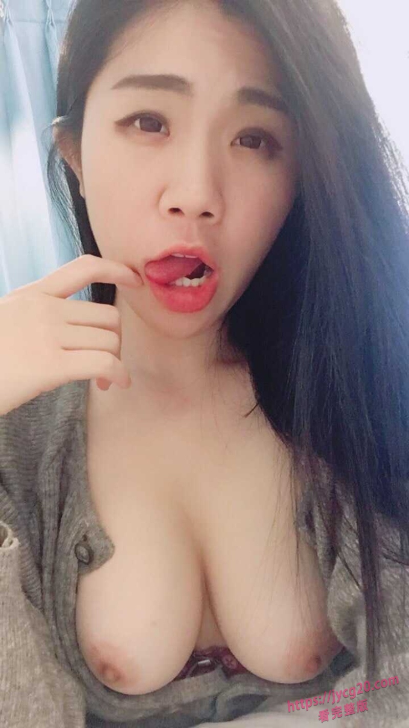 巨乳熟女莹莹自拍泄密 近距离口交镜头欲感拉满 配图4