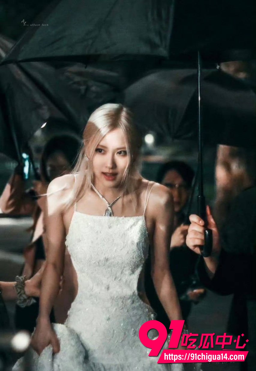 女歌星朴彩英12