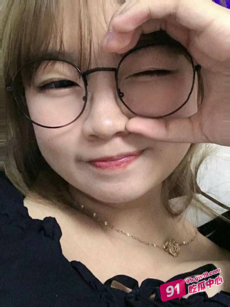 大神花式调教多位高颜值学院派女神 口交舔肛口爆吞精超多玩法合集！ 配图7