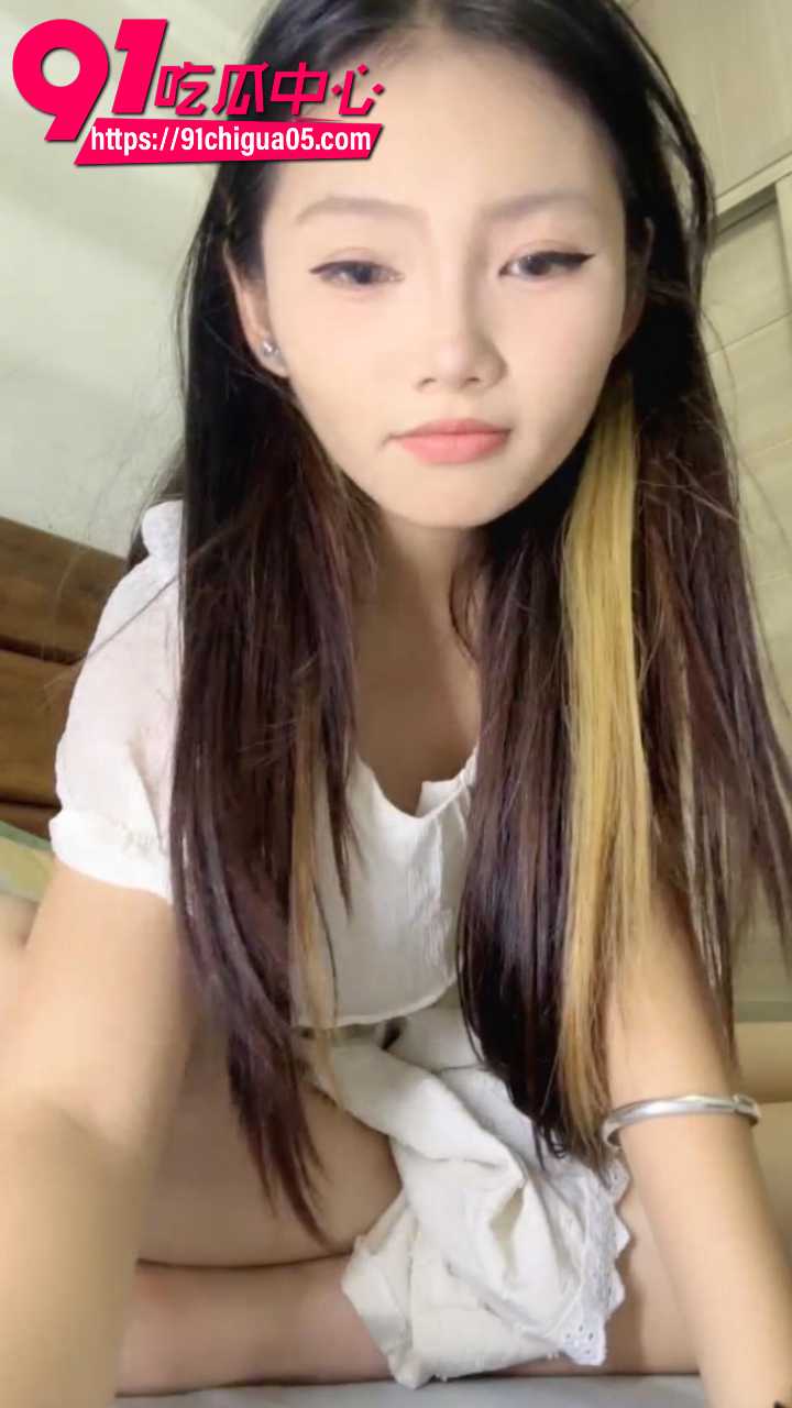 全网最火眼镜妹困困兔自慰2