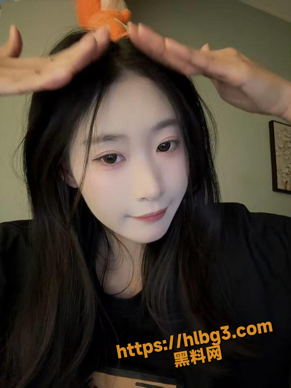 郑州上学的魅魔女大学生 勤工俭学的好学生赚钱有门路 找大哥直播1V1裸聊自慰 性爱道具任你选！