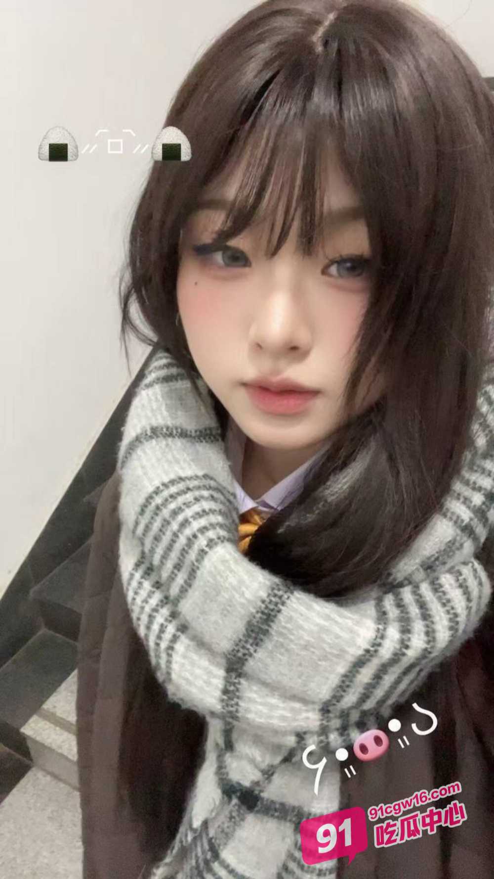 真实勾搭大二学生妹陈淑仪第一次约炮就要玩群p 开房露脸调教轮操 真是够反差的
