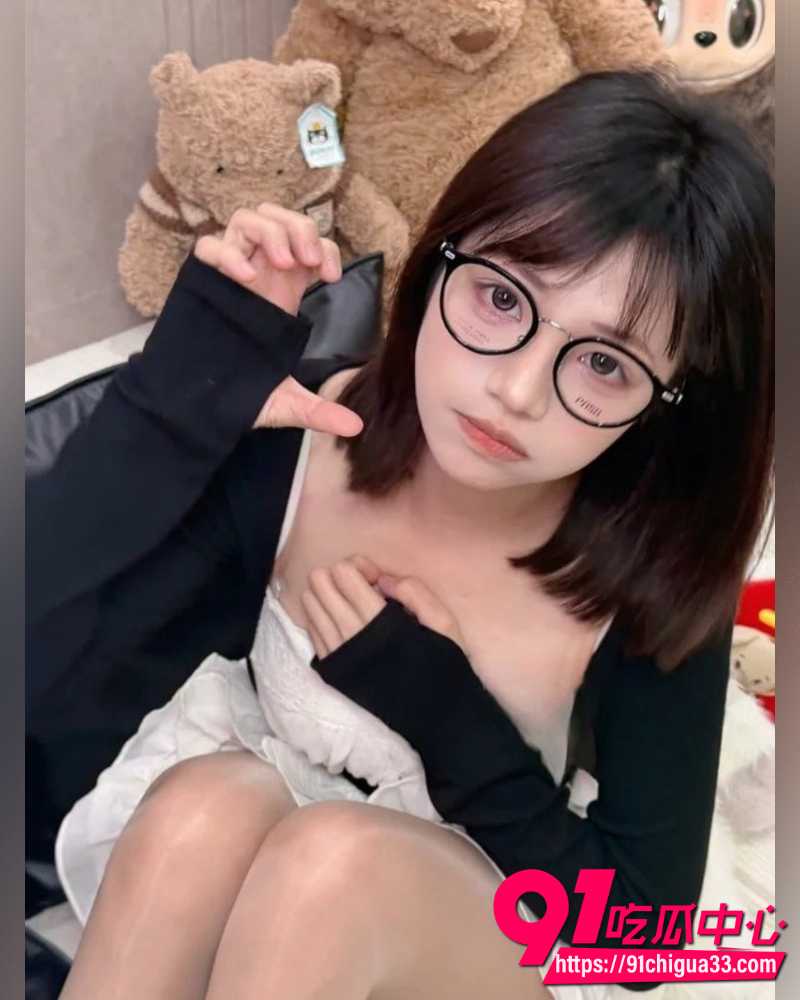 抖音网红英雄王李海伟人设崩塌 闺蜜实名曝其选妃骗炮吃软饭 甚至拍视频威胁！