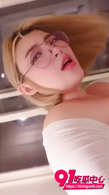 Kitty2002102被老板无套猛干视频3