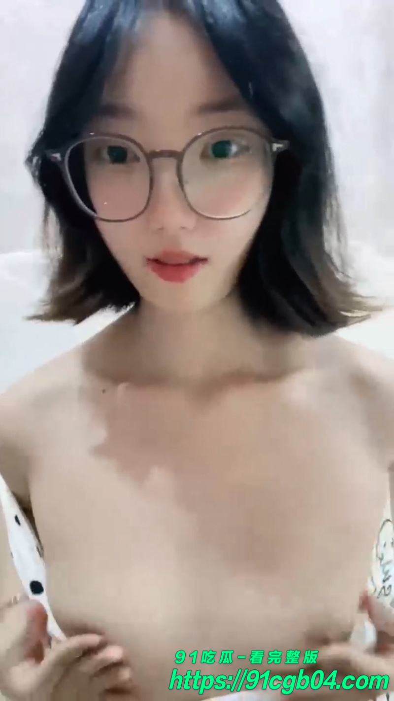 推特反差少女安安宝贝自慰福利网页素材5水印版
