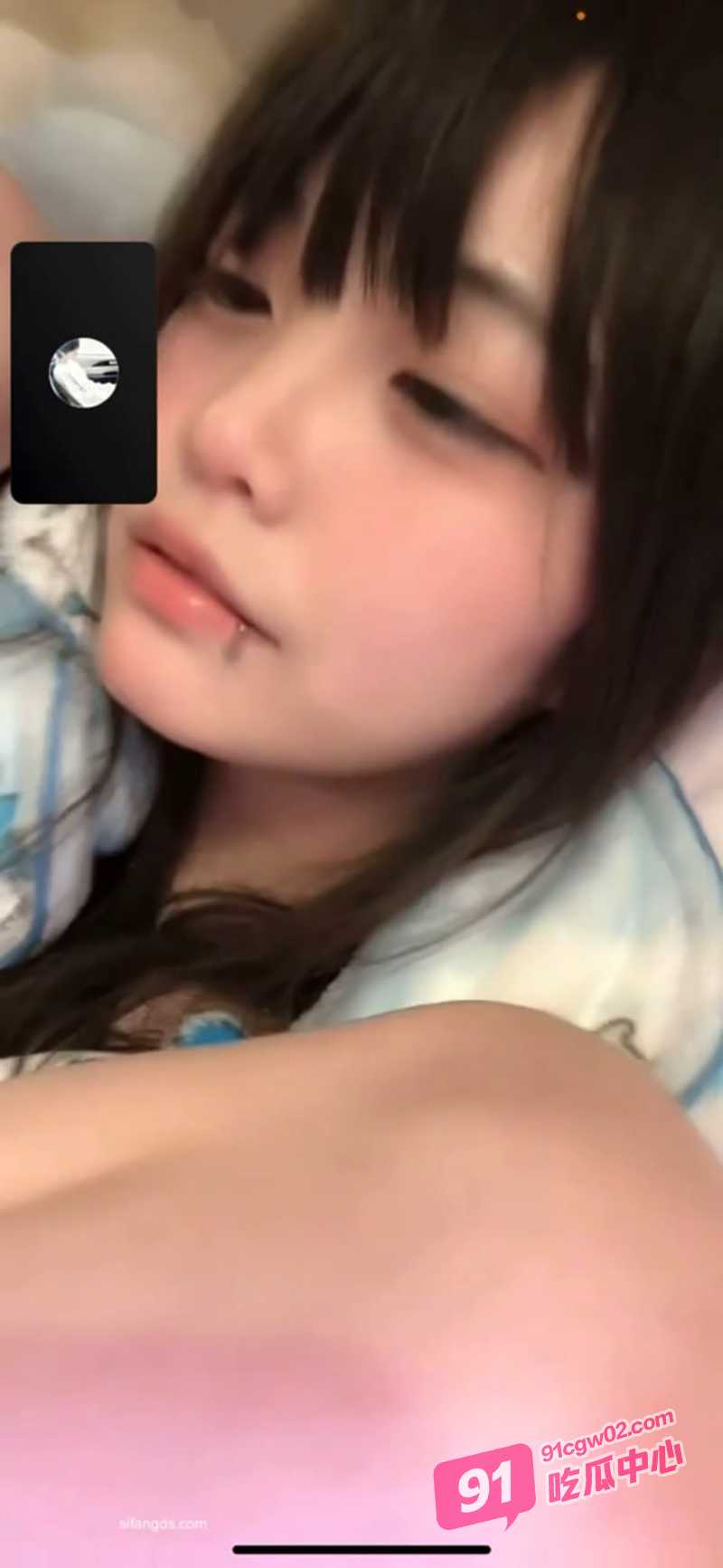 漠河师范大学在校不良学妹苏欣果 视频通话1V1虚拟做爱 自慰抠出超多白浆！ 配图2